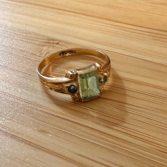 10K Green tourmaline ring - Picture 2 of 6